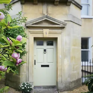  Apartment Percy Place