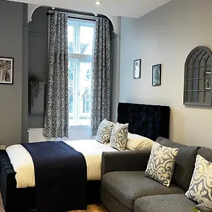 Apartment On The Rows - Centre Chester