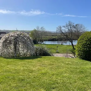 https://river-retreat-apartment-exeter.exeterhotels.net